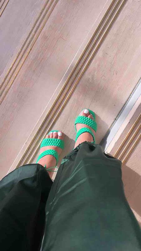 Review Thumbnail Image 0 215624037