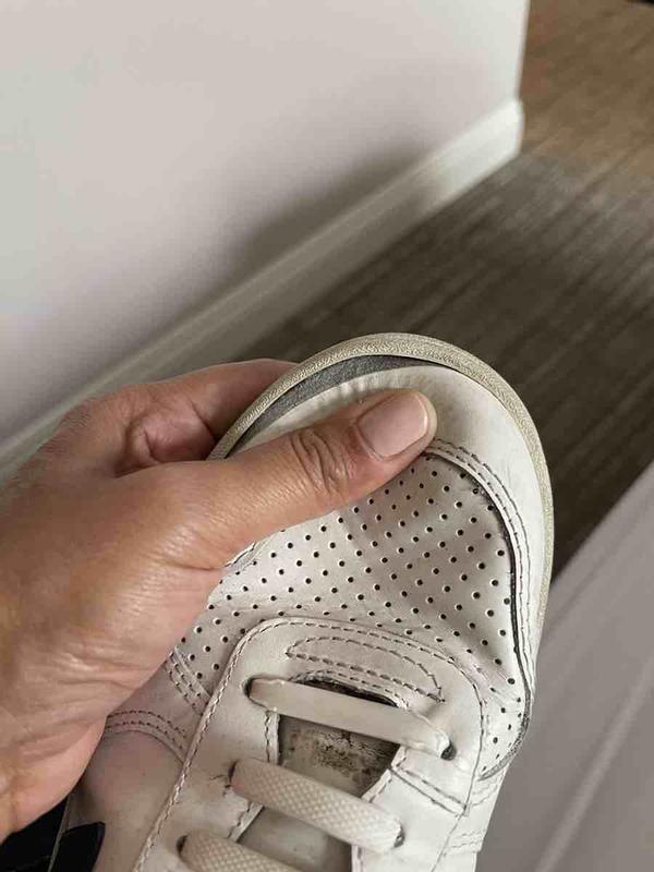 Less than one year and they are falling apart.