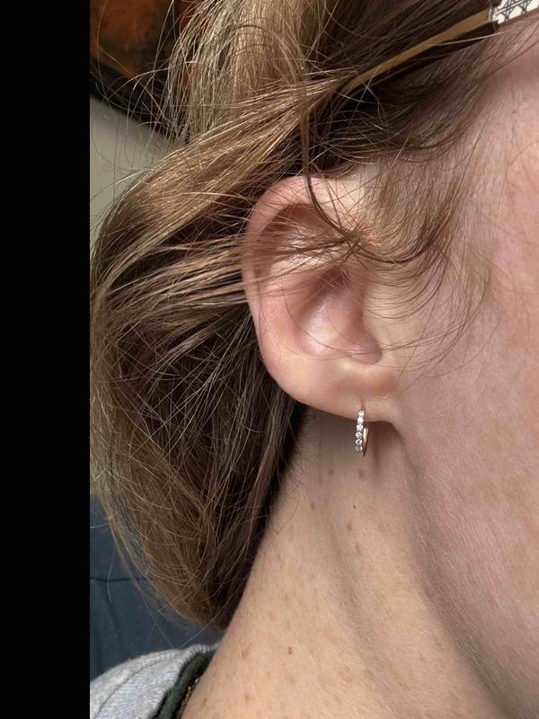 Customer photo for "yes they are small but description is accurate"