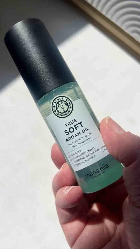 Customer photo for "Smooth, Shiny and Healthy-Looking Hair!"