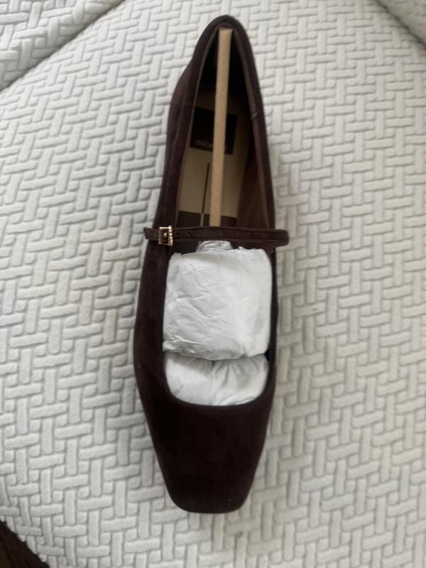 Customer photo for "Dark brown looks nothing like the online picture"