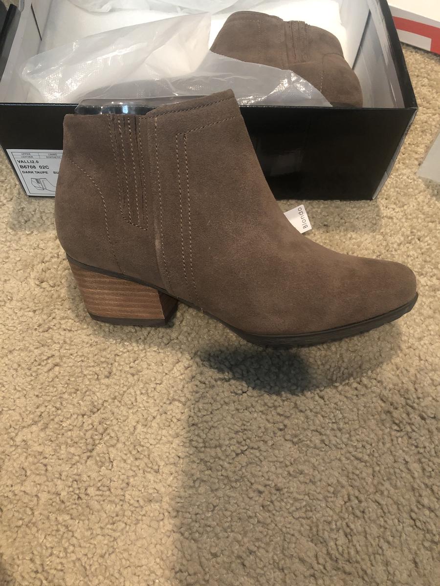 Customer photo for "Color doesn’t match online picture"