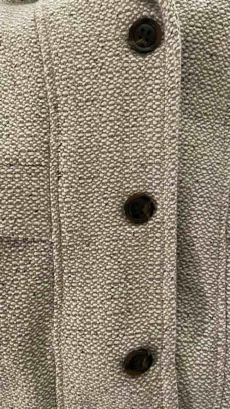 Oatmeal color not same as pictured