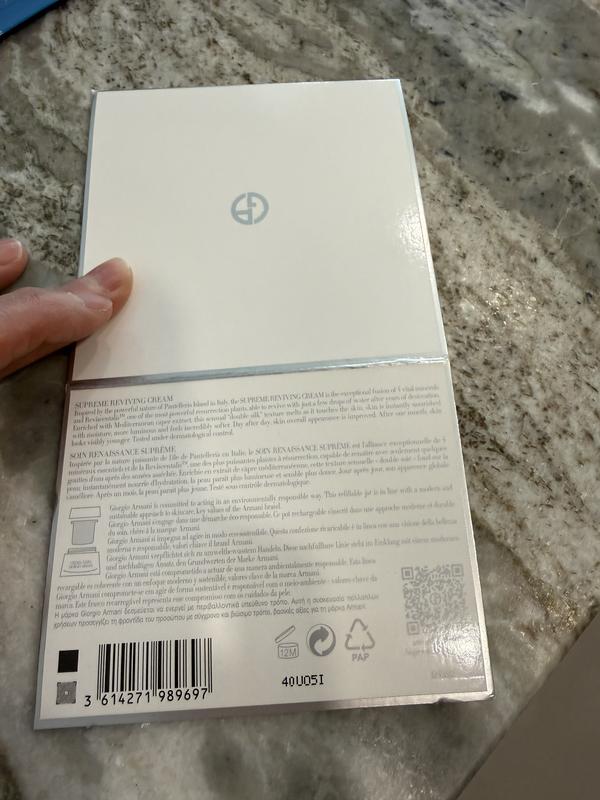 Customer photo for "Selling $440 cream made in Oct. 2021 is a crime!"