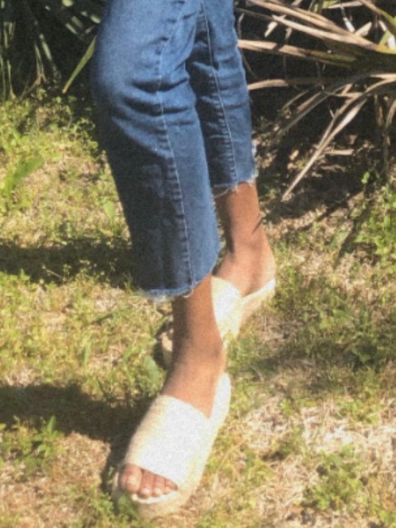 Review Thumbnail Image 1 196280318