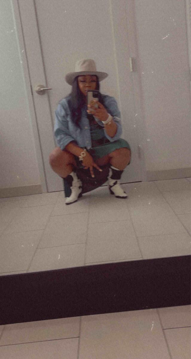 Review Thumbnail Image 0 209213886