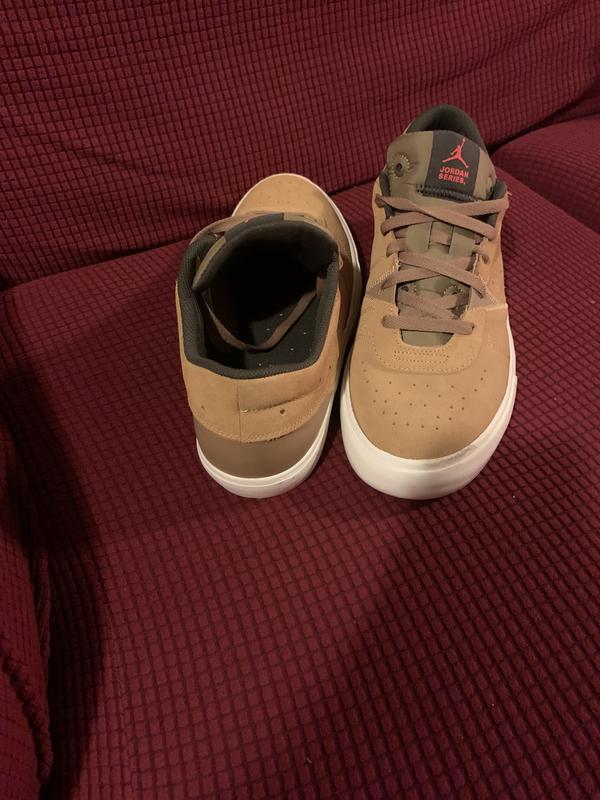 Customer photo for "Marvelous and sporty sneakers. Very comfy, stylis."