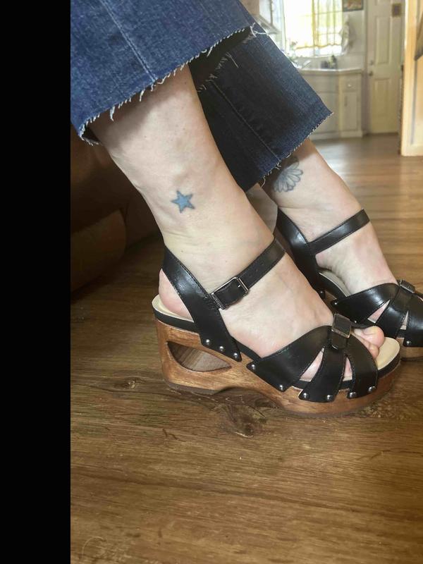 Customer photo for "Alanna Platform Sandals"