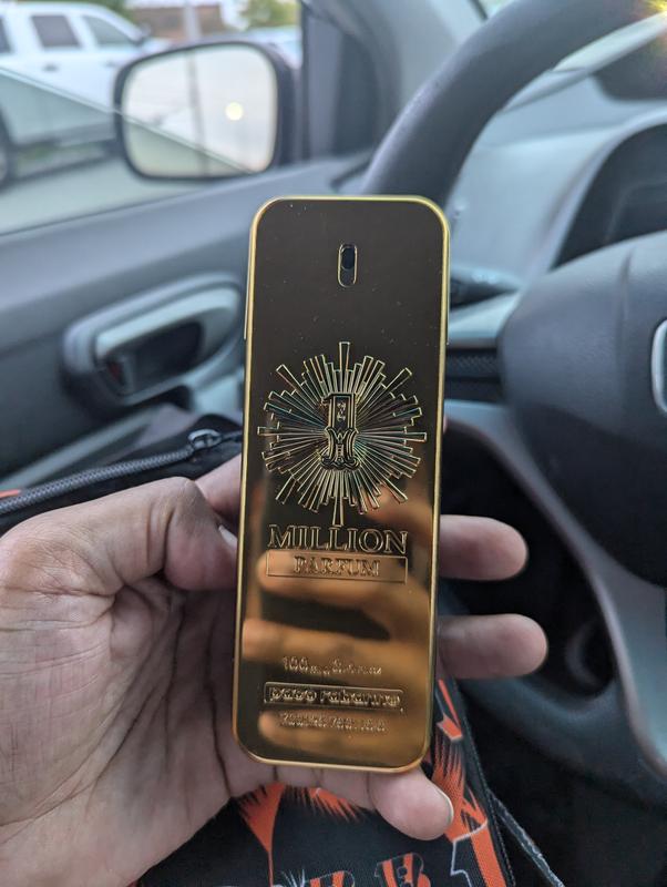 Customer photo for "1 million parfum"
