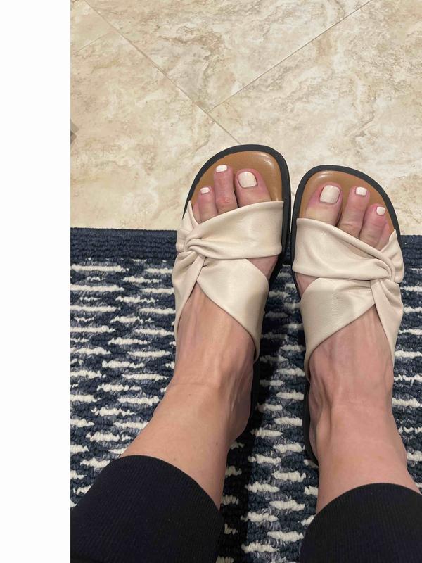 Review Thumbnail Image 0 233880857