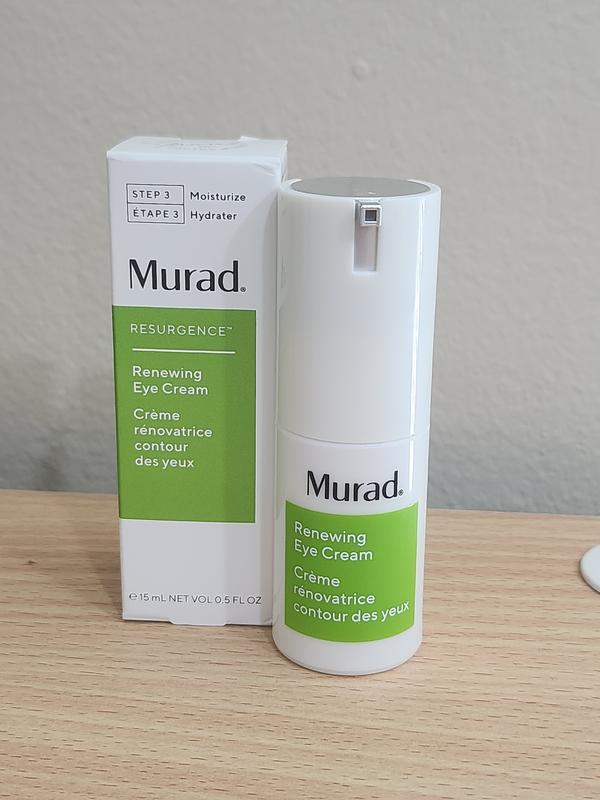 Customer photo for "Must-have in your makeup bag"