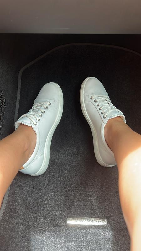 Lightweight, comfortable and chic.