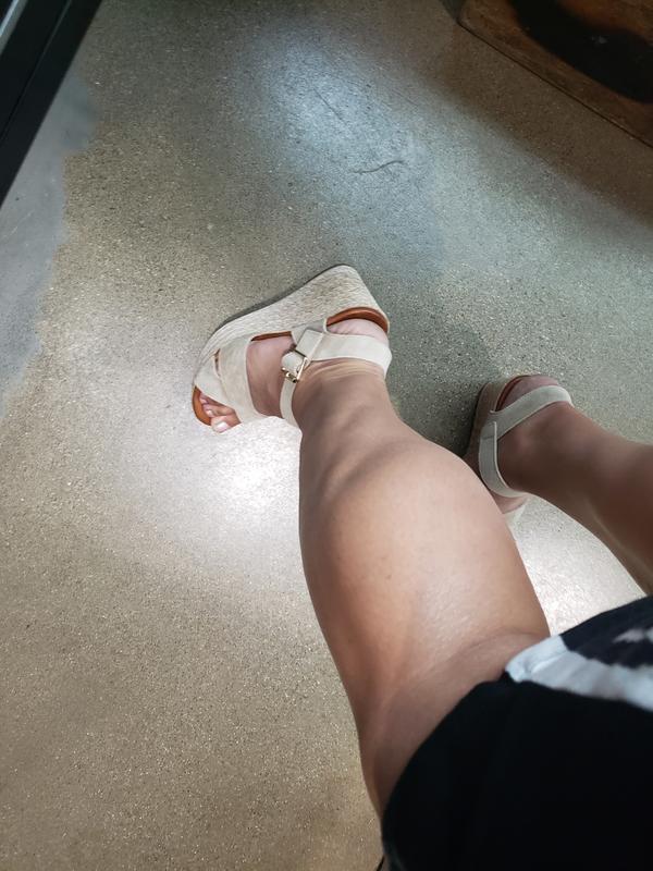 Review Thumbnail Image 0 236085977