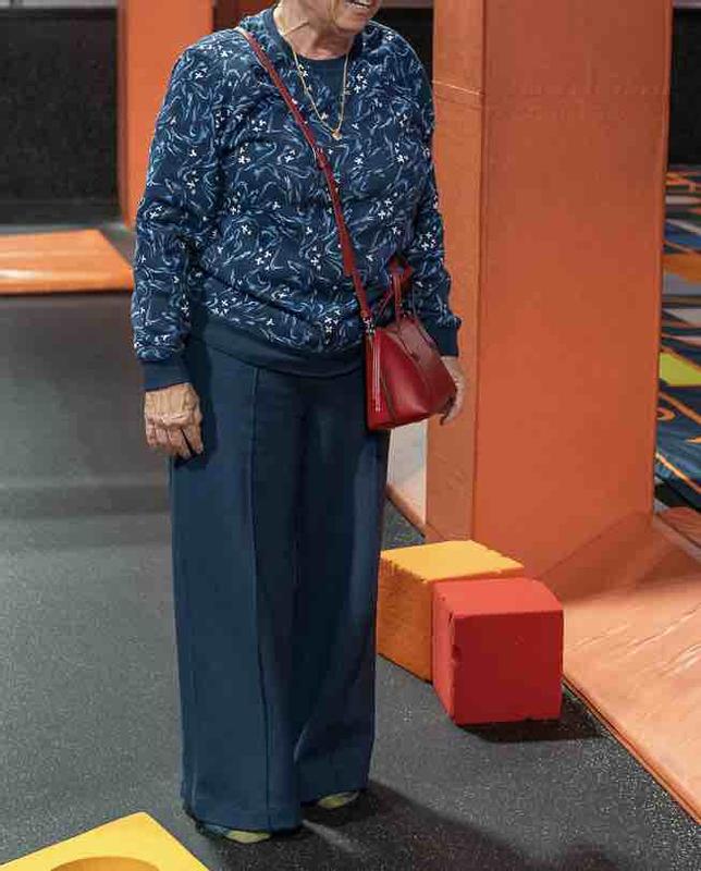 Review Thumbnail Image 0 249357671