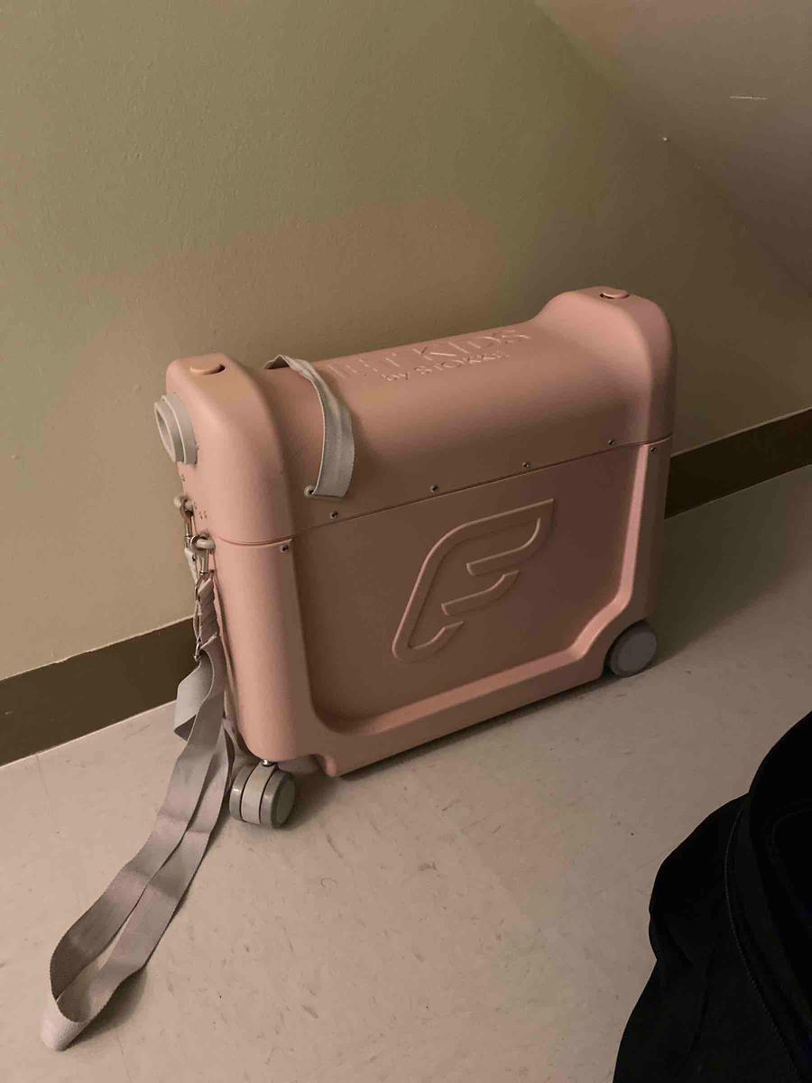 Review Thumbnail Image 1 198682287