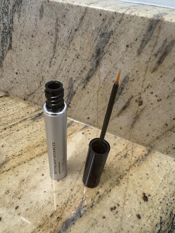 Customer photo for "eyelash game changer"