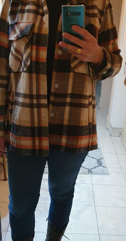 Review Thumbnail Image 1 214752622