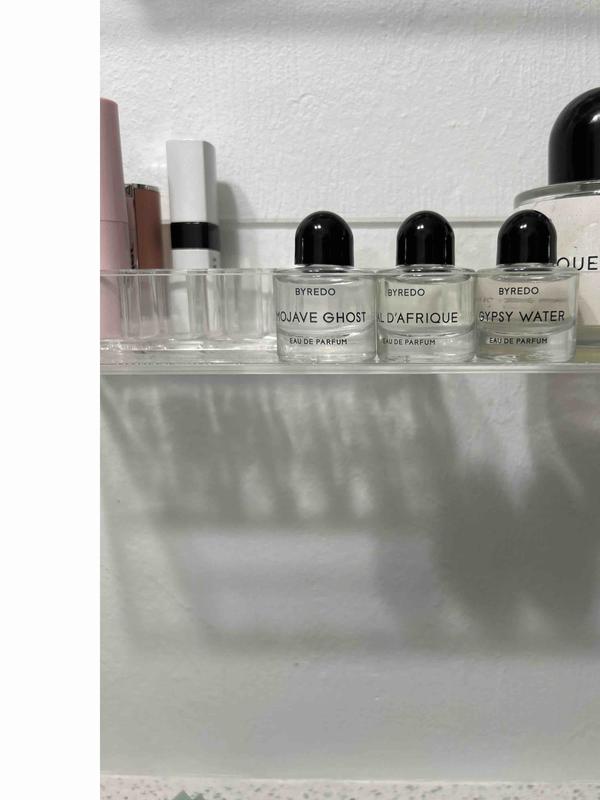 Customer photo for "cute but not true scent"
