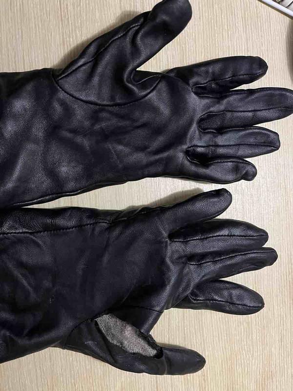 Customer photo for "poor quality. Ripped after 4 days of wear."