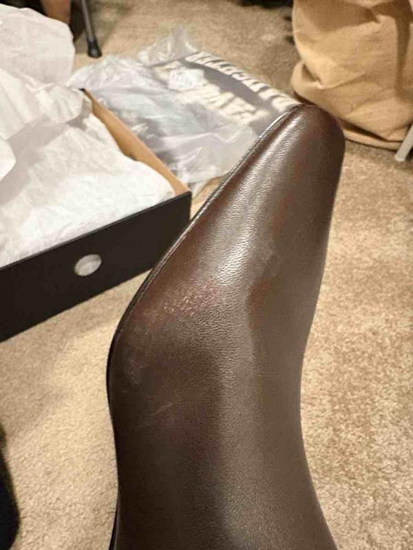 Customer photo for "runs big and came damaged"