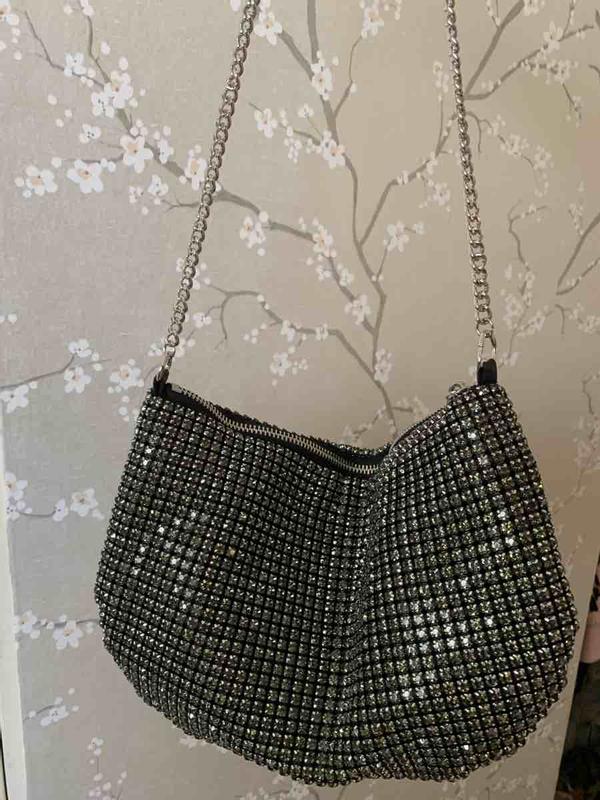 Review Thumbnail Image 0 216606394