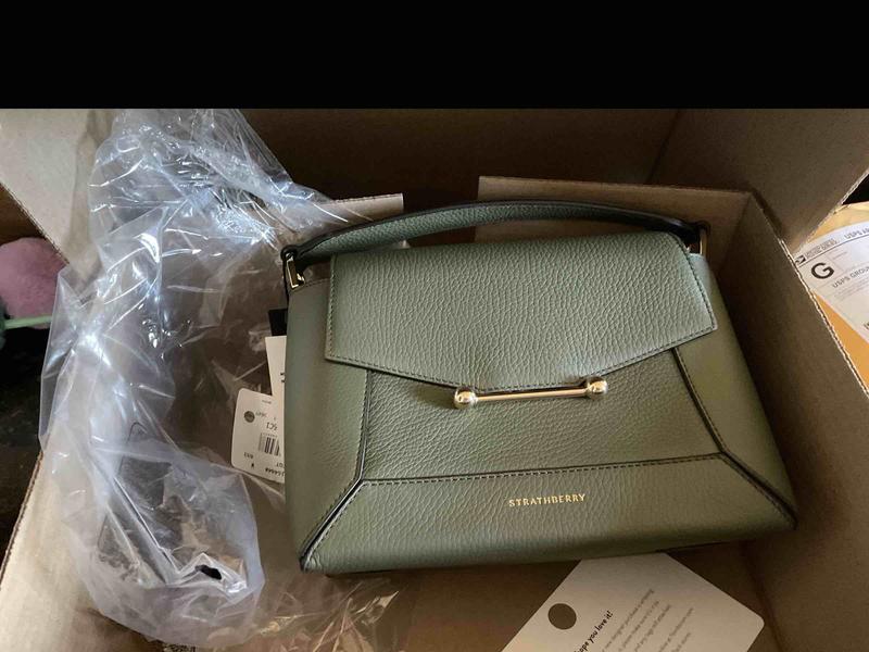 Review Thumbnail Image 0 248986997