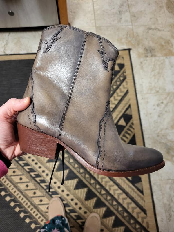 Not as pictured online and so uncomfortable