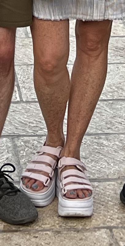 Review Thumbnail Image 0 216653870