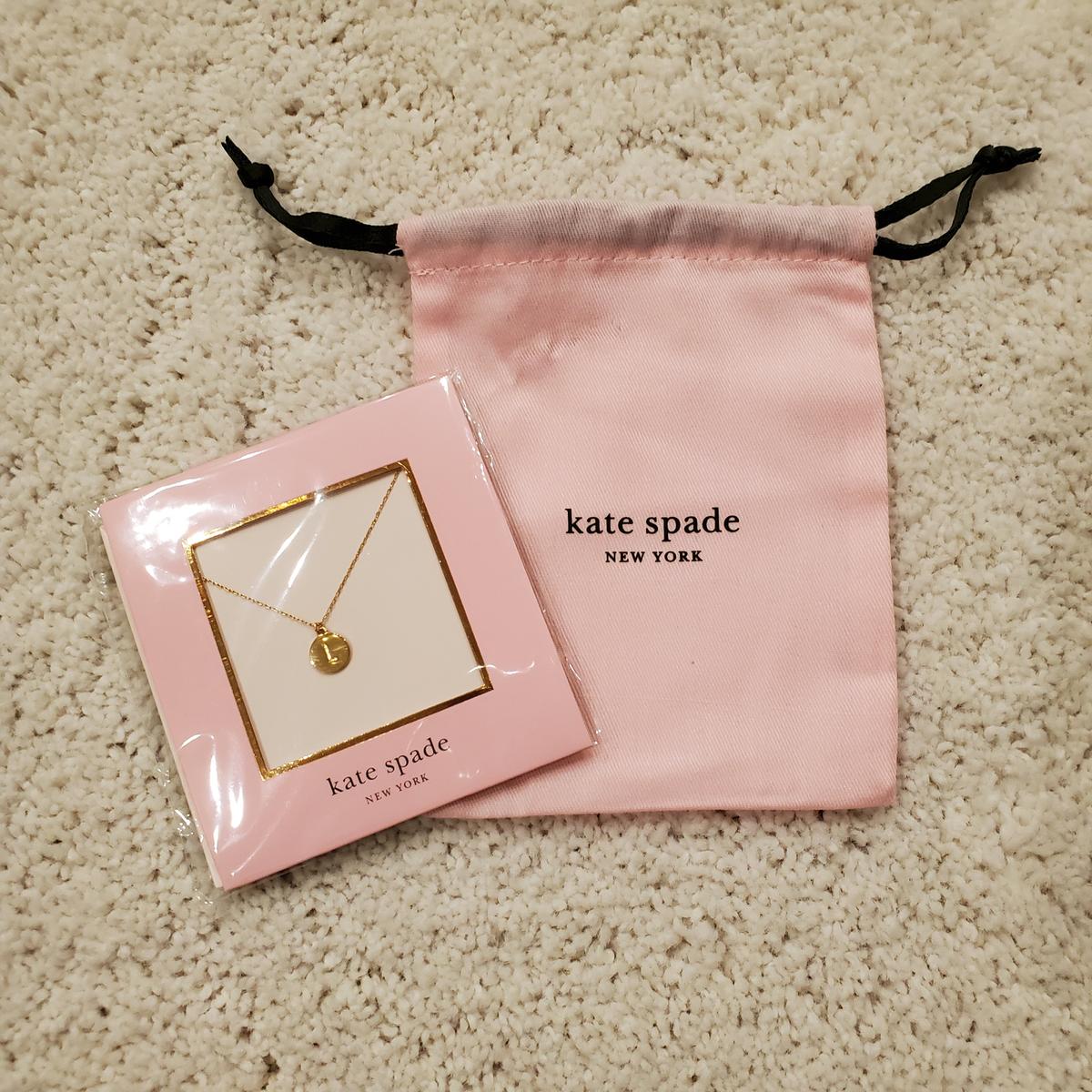 Customer photo for "Perfect for a minimalist necklace"