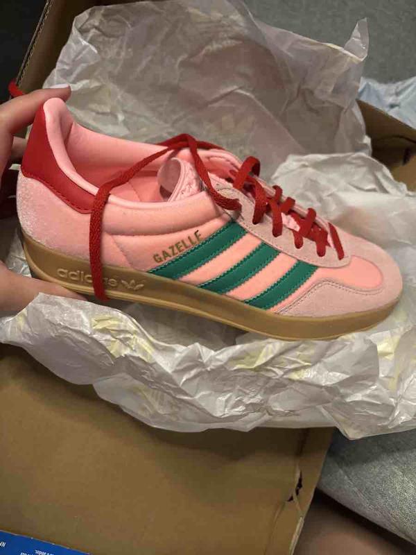 Customer photo for "Actual color is different in person"