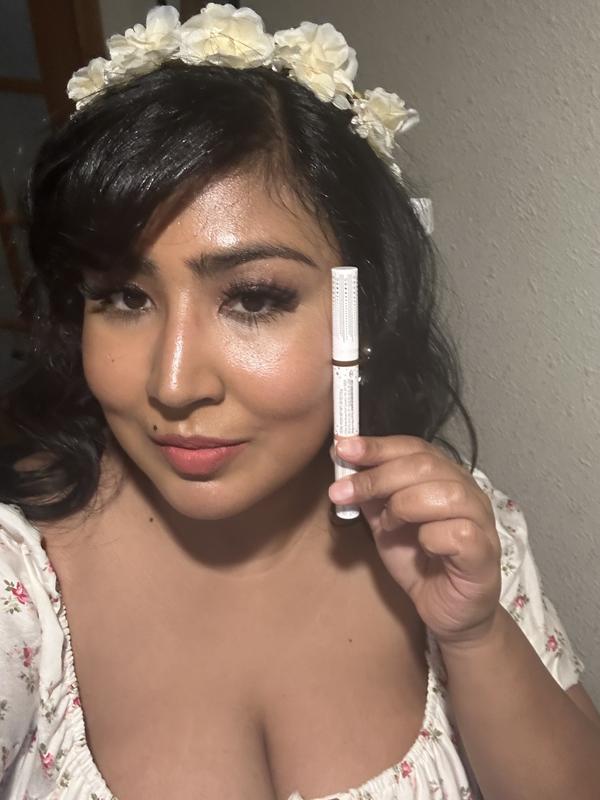Customer photo for "Creamy, Pigmented, and Longlasting!"