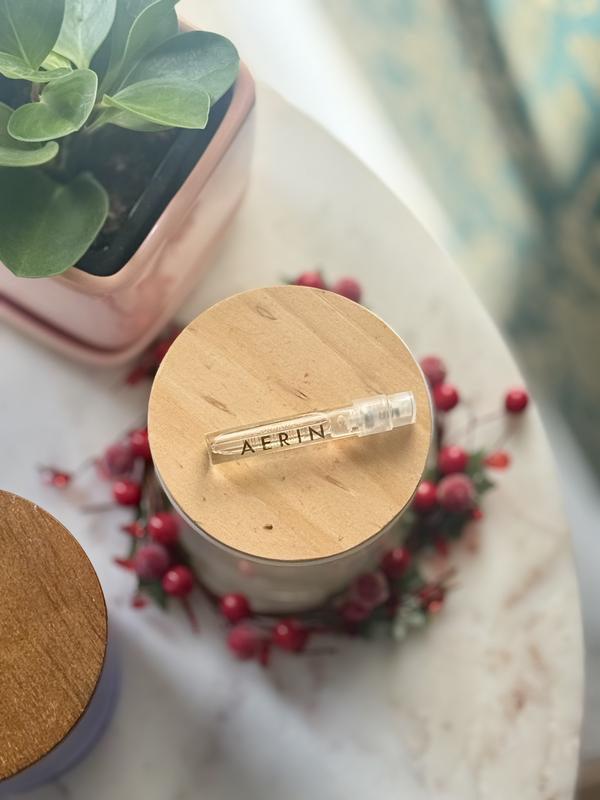Customer photo for "A soft, sun-kissed summer fragrance"