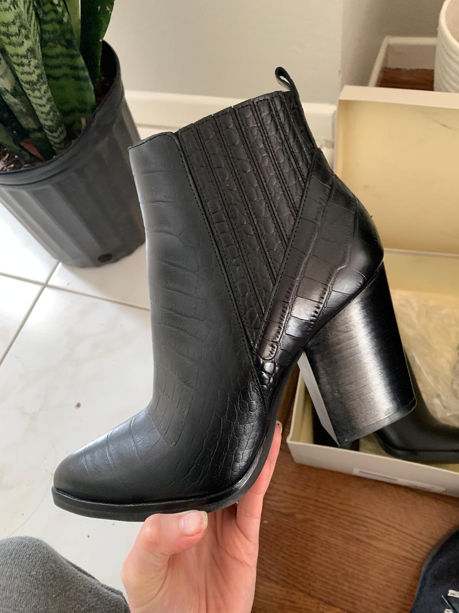 Customer photo for "Left scab cuts on my legs"