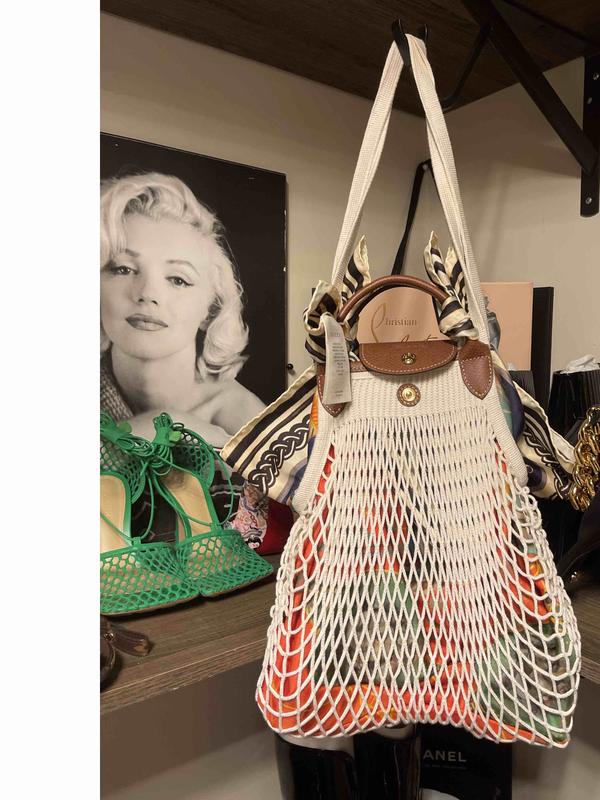 Review Thumbnail Image 0 216472696