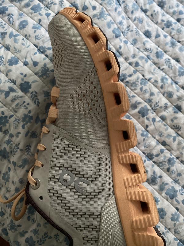 Customer photo for "One shoe is narrower than the other."