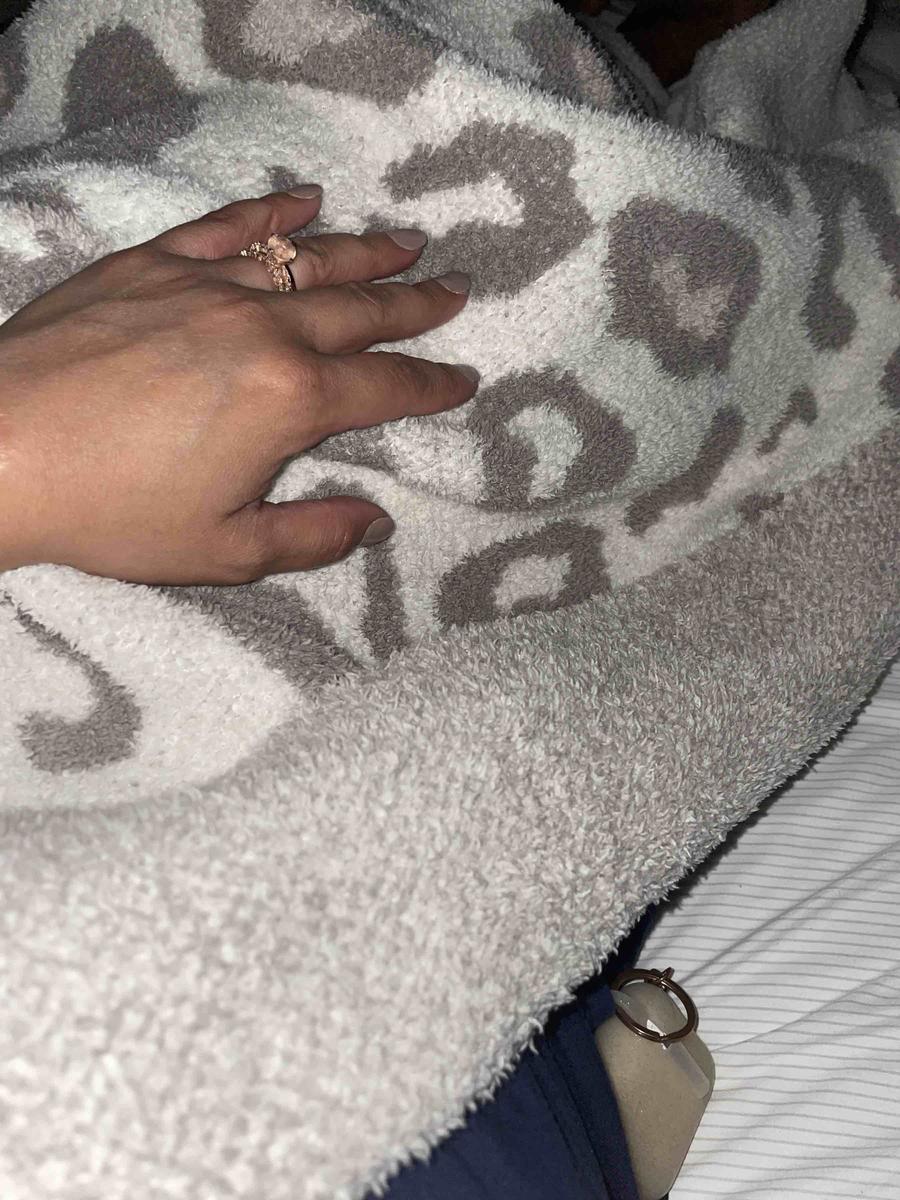 Customer photo for "lovvvvvvve this blanket!!! :D"