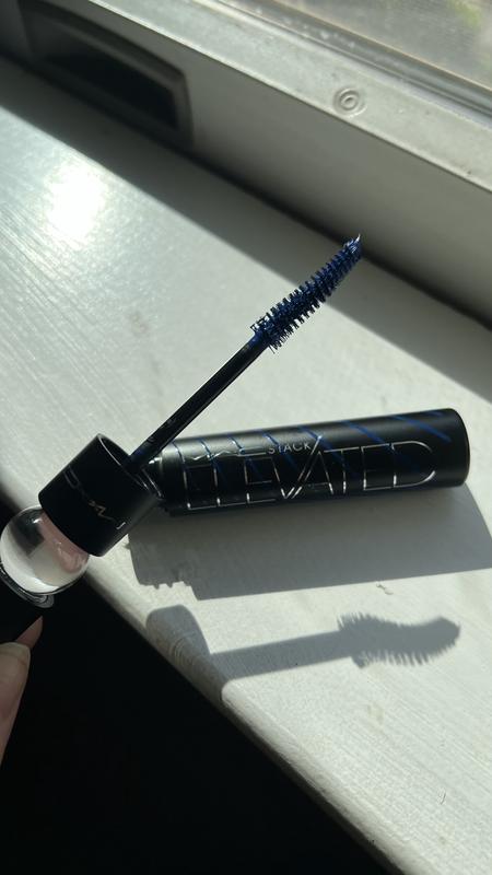 Clump-free, voluminous lashes