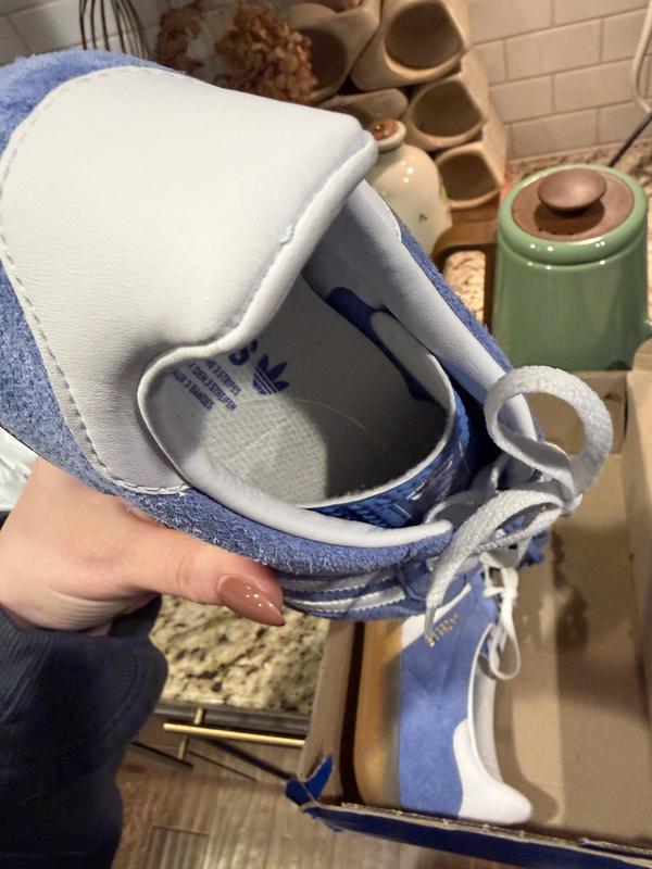 Customer photo for "Was sent a clearly worn shoe"
