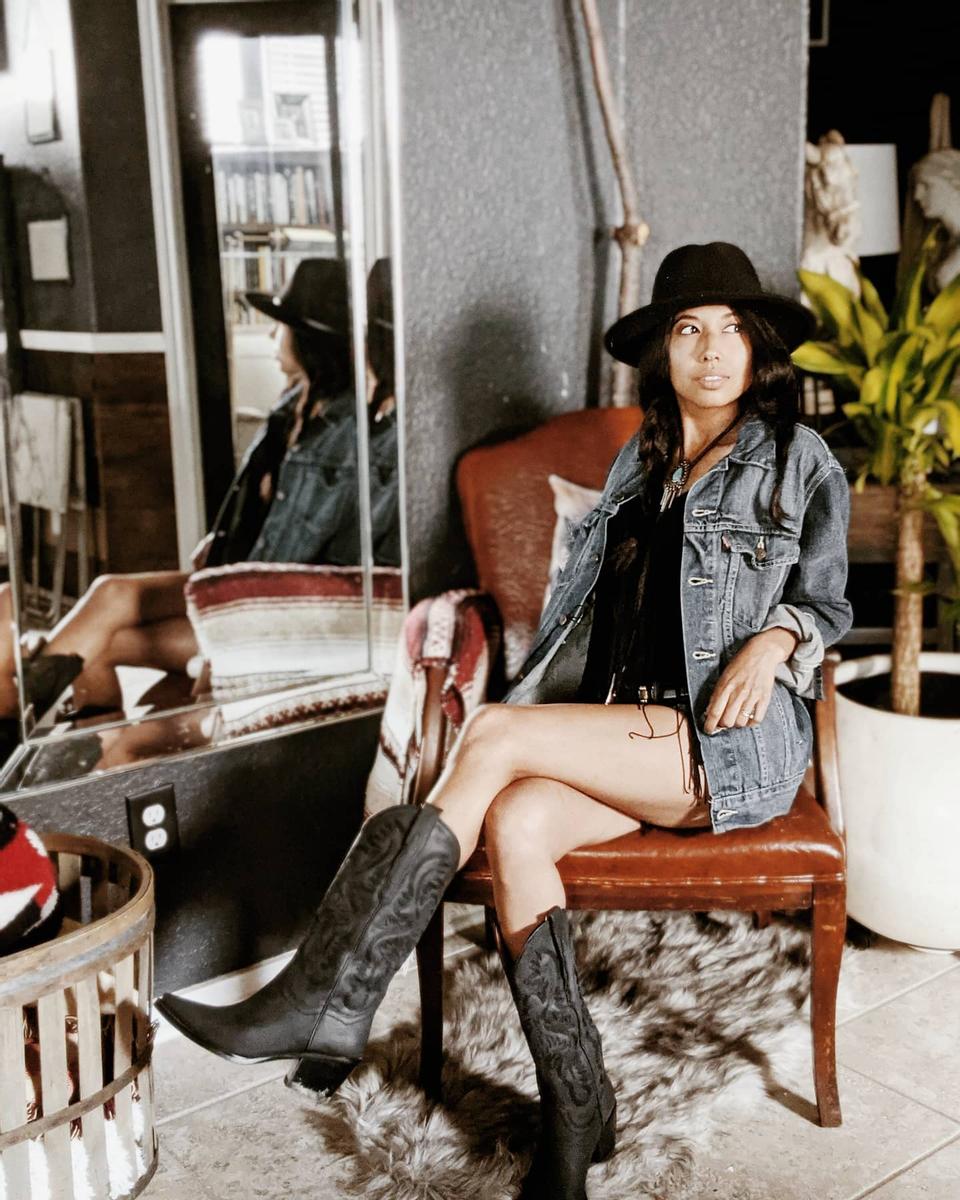 Review Thumbnail Image 0 208568086