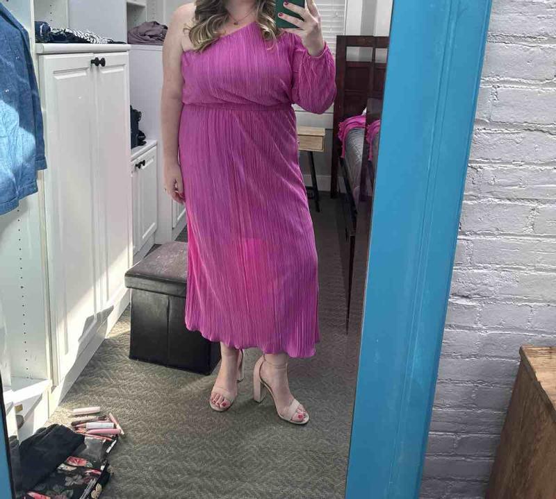 Customer photo for "this is now my favorite dress"