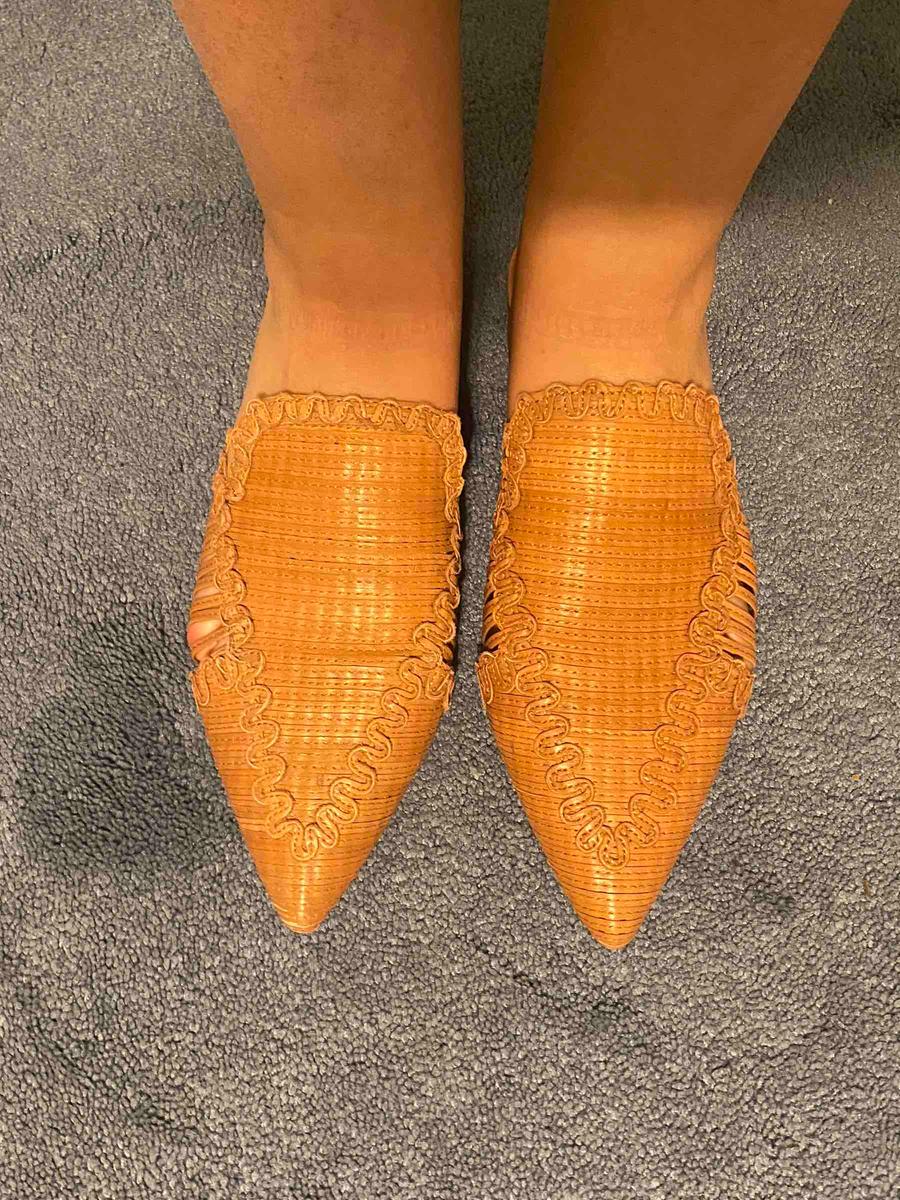 manindie pointed toe mule vince camuto