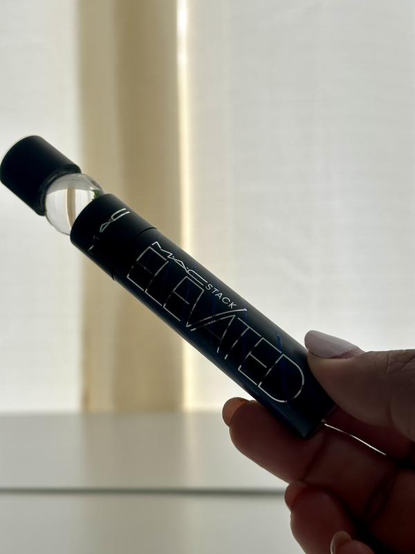 Bold blue lashes that pop!