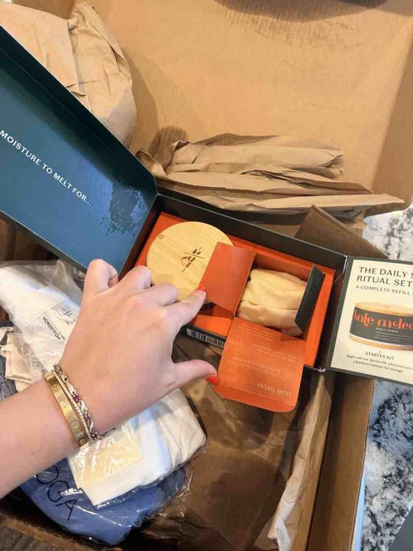 Customer photo for "ordered twice, arrived melted both times"