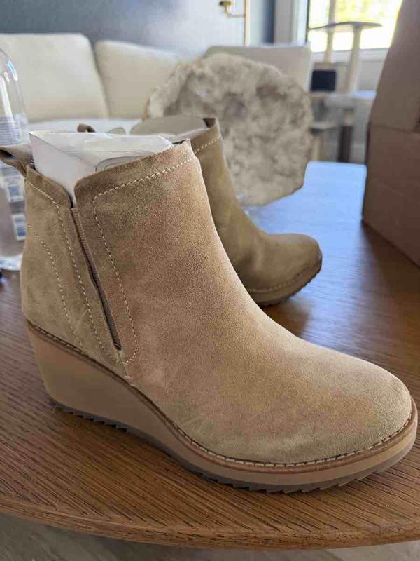 Review Thumbnail Image 0 244914810