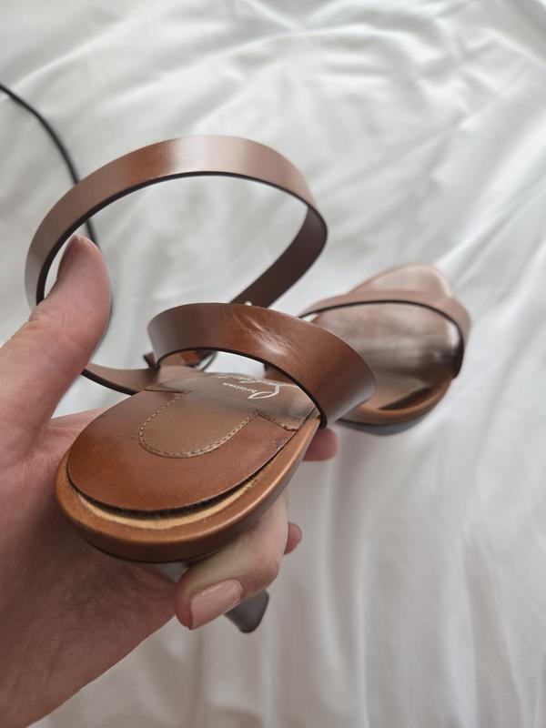Customer photo for "Love, but beware of the sole..."