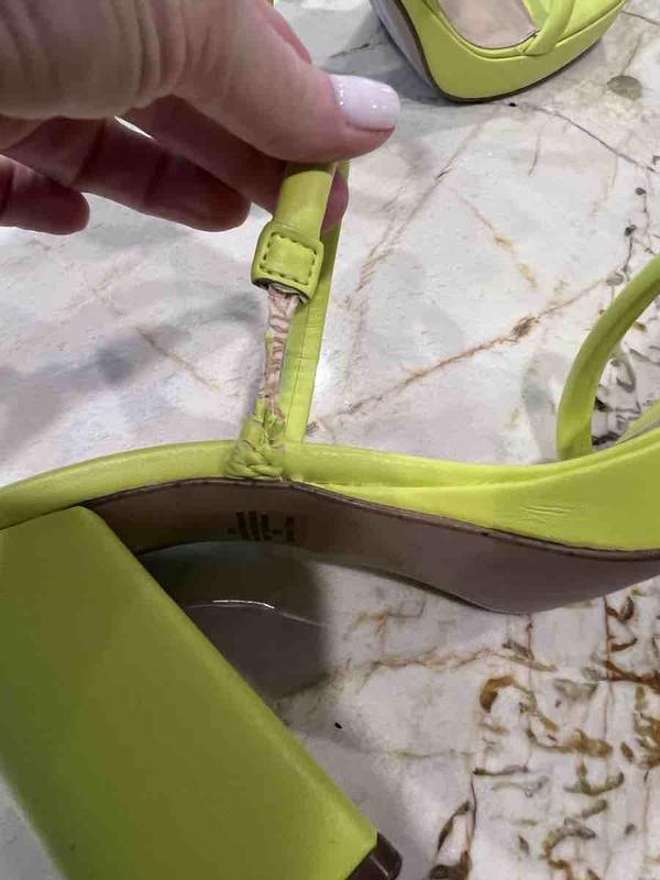 Customer photo for "do not purchase—strap broke twice!"