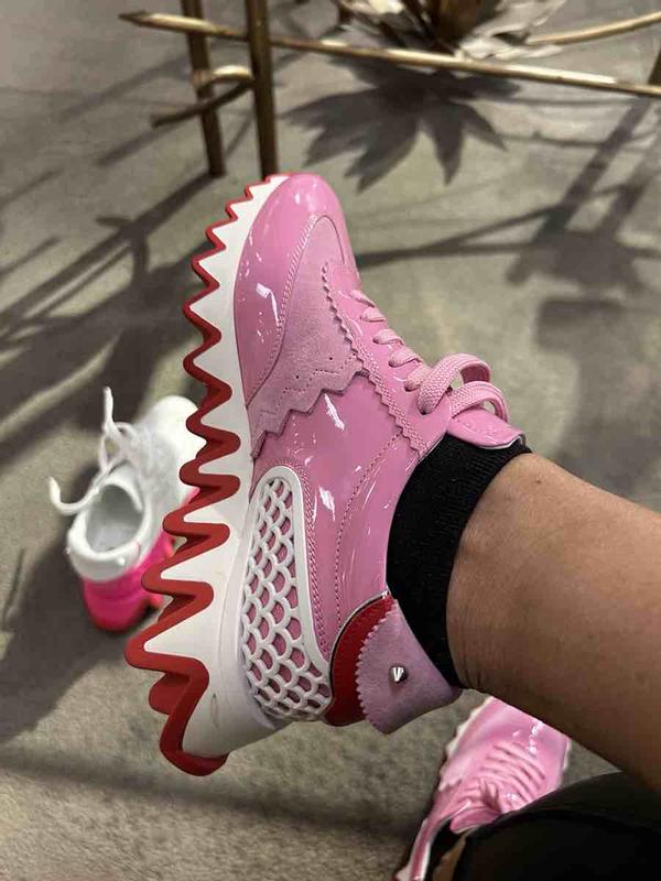 Customer photo for "purchased the pink color"