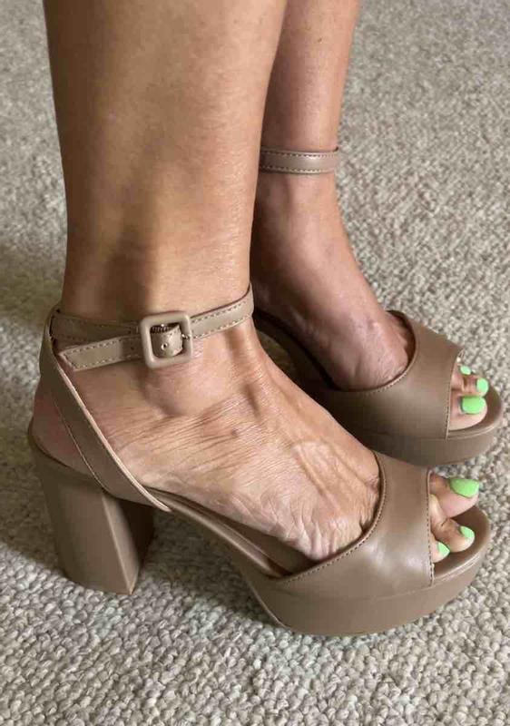 Works for skinnier/more narrow feet!