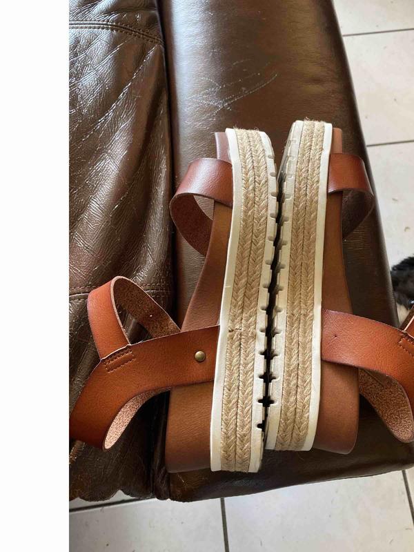 Review Thumbnail Image 0 215836036