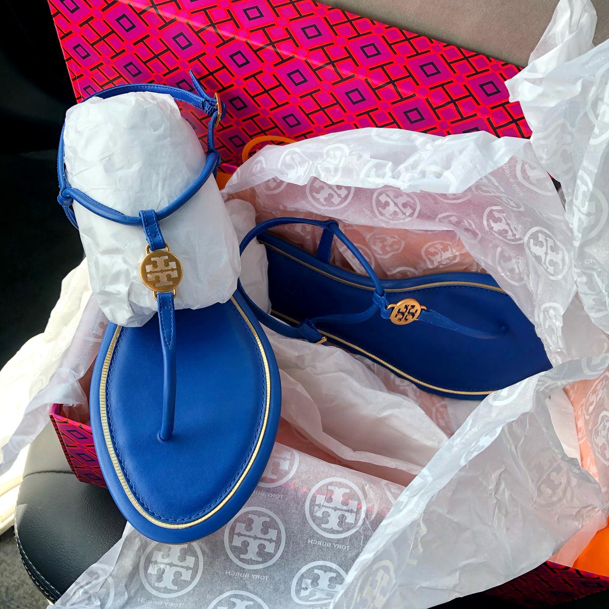Customer photo for "Beautiful shade of blue!"